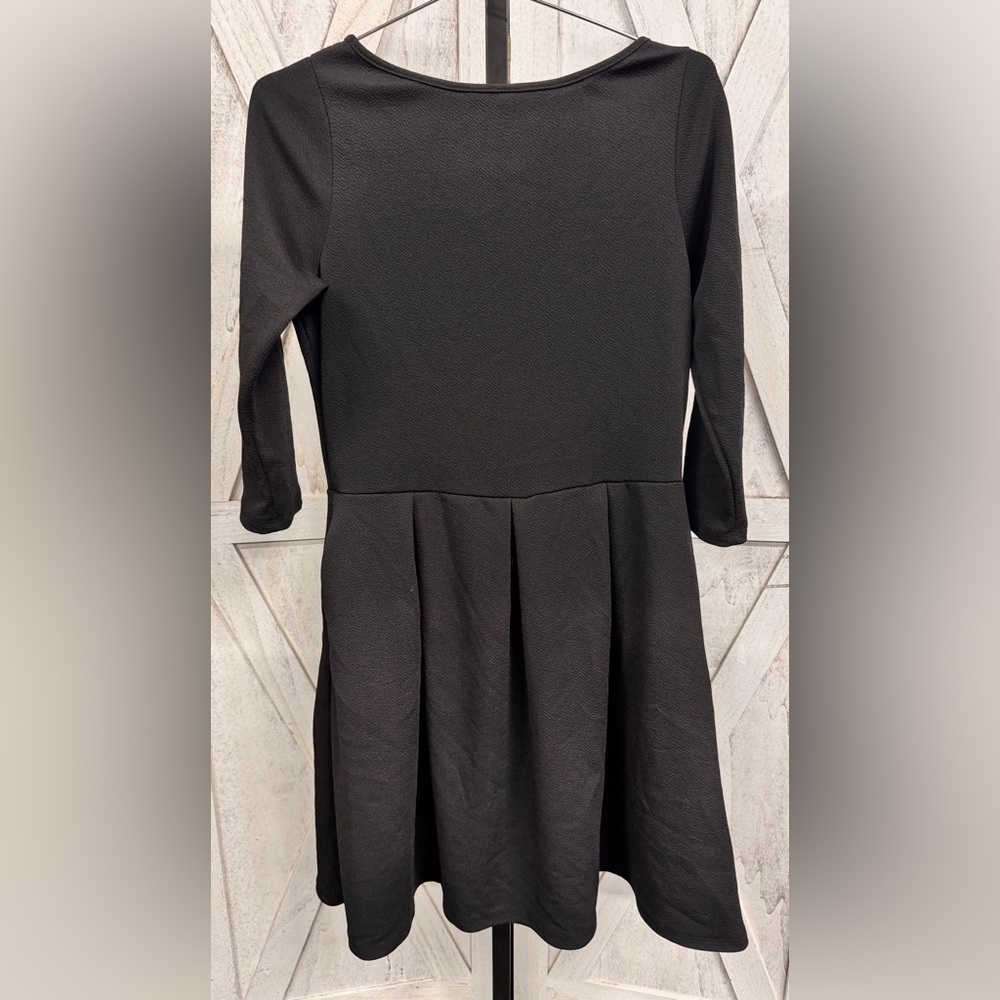 24/7 Comfort Apparel Black Pleated A-Line Dress - Picture 7 of 7